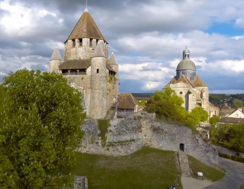 Gite Dans Une Ancienne Corps De Ferme D Provins Eksteriør bilde