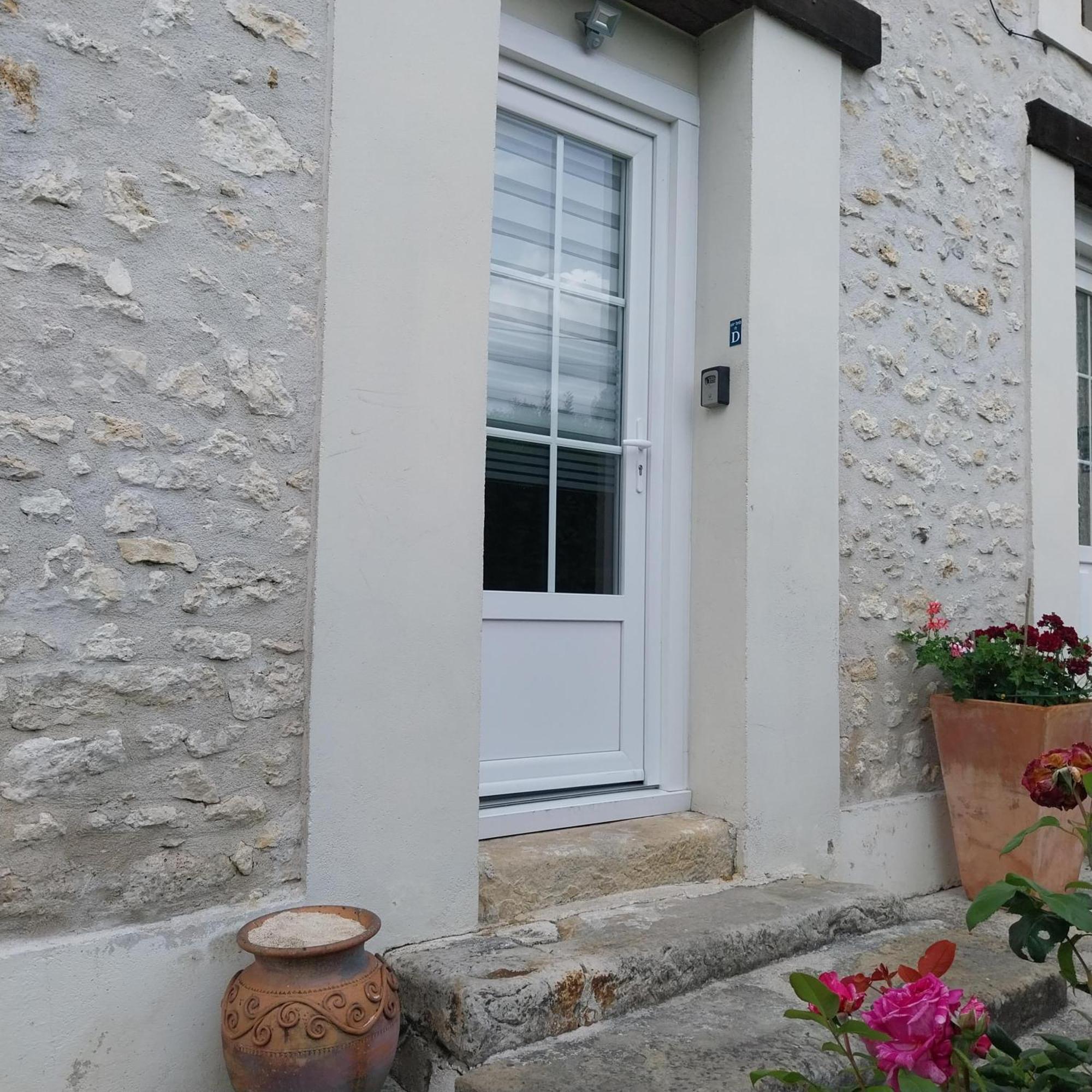 Gite Dans Une Ancienne Corps De Ferme D Provins Eksteriør bilde
