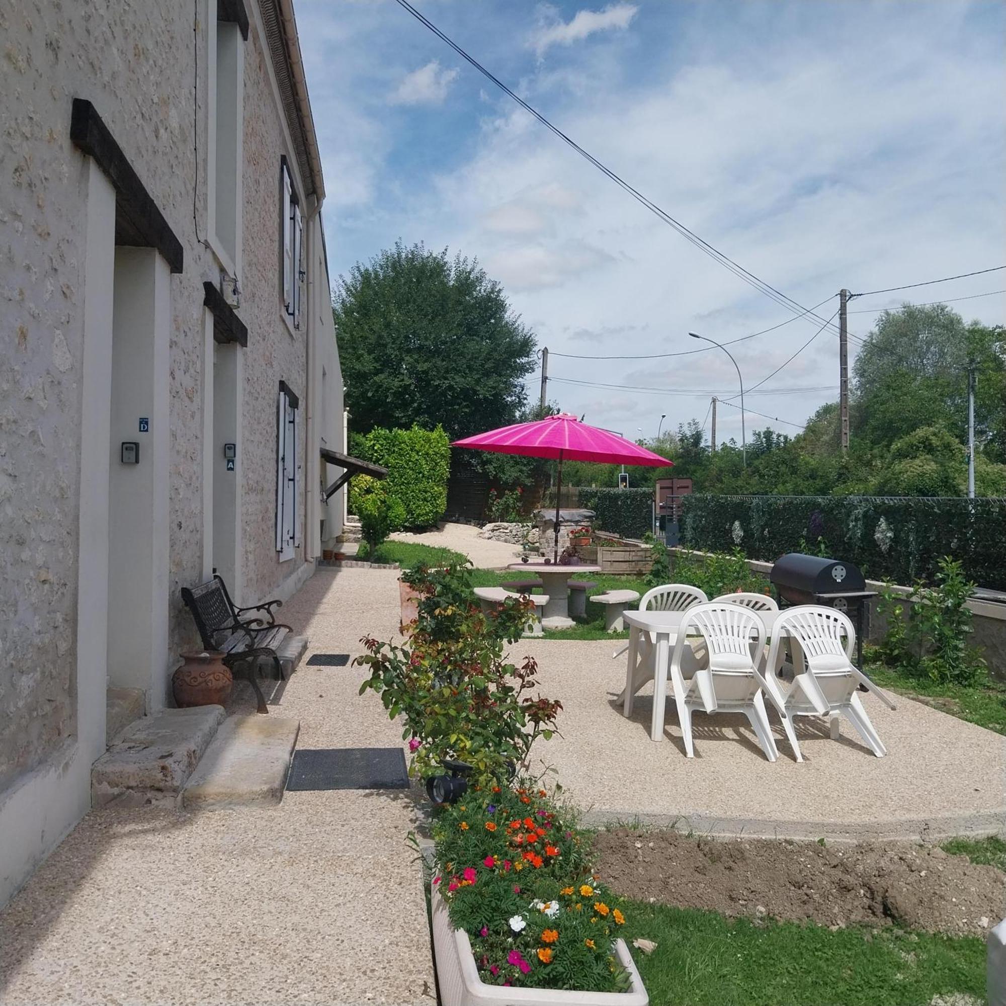 Gite Dans Une Ancienne Corps De Ferme D Provins Eksteriør bilde